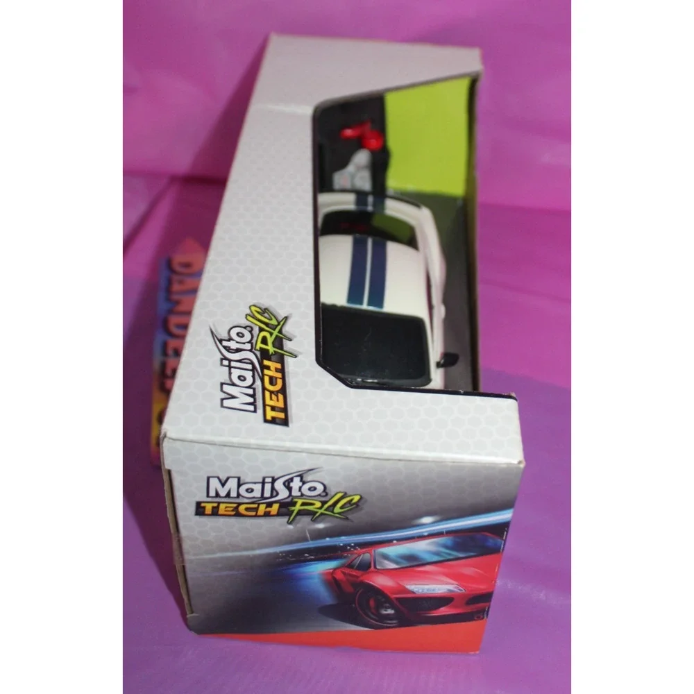 Maisto Tech R/C Ford Shelby Mustang GT350 1:24 Street Series 2020 Toy Vehicle